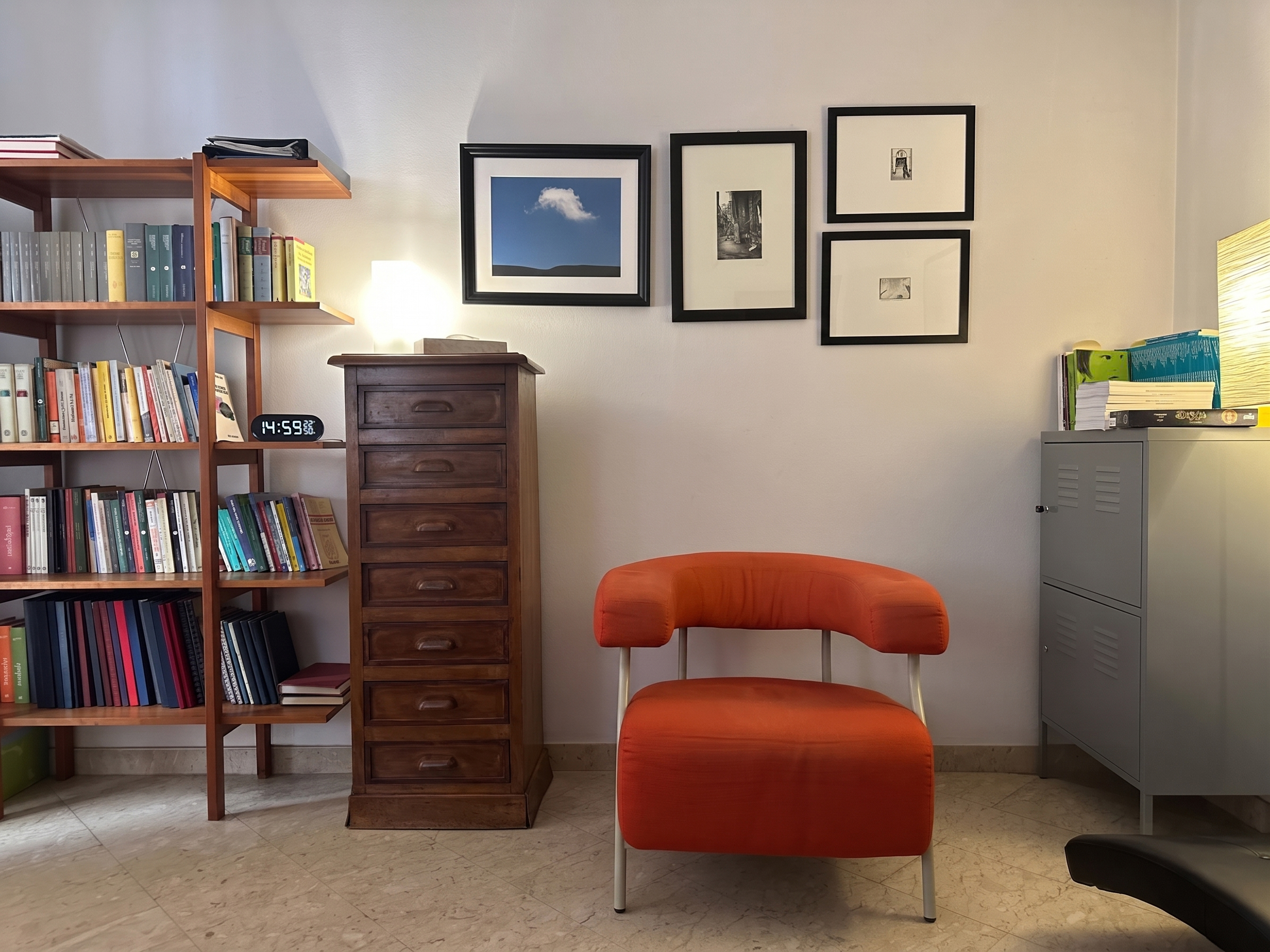 Dettaglio dello studio psicologico a Pinerolo, ambiente tranquillo e professionale